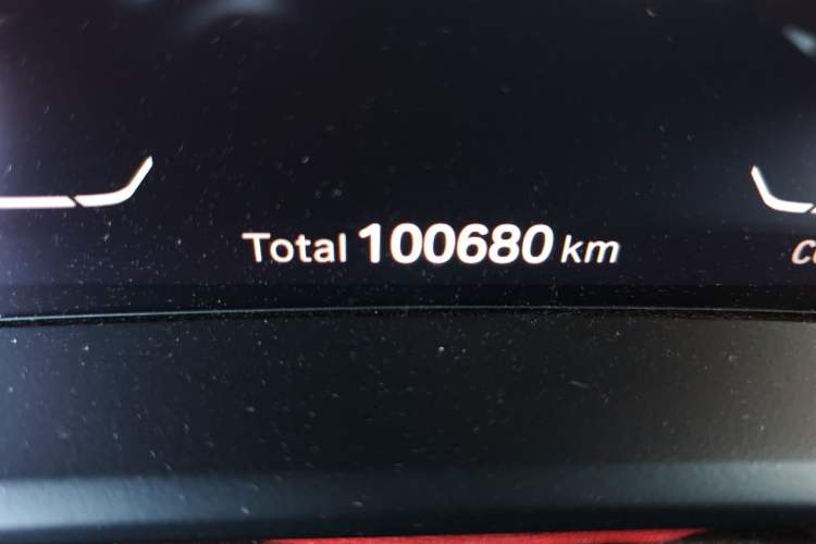 Used BMW X5 2019 xDrive40i M Sport Package Odometer Close Up