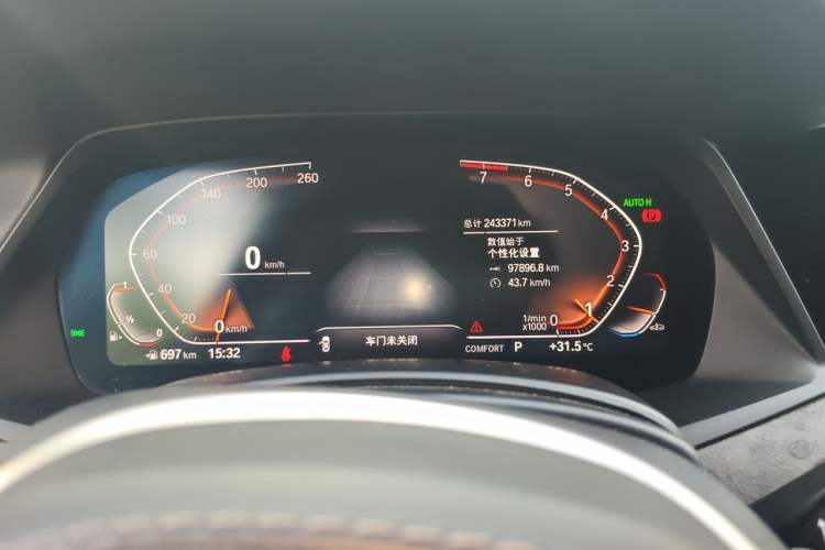 Used BMW X5 2019 xDrive40i M Sport Package Odometer Close Up