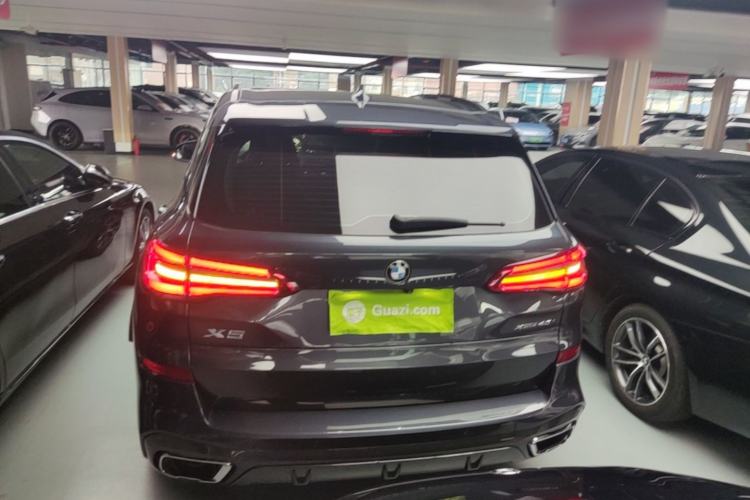 Used BMW X5 2019 xDrive40i Luxury Model with M Sport Package Rear