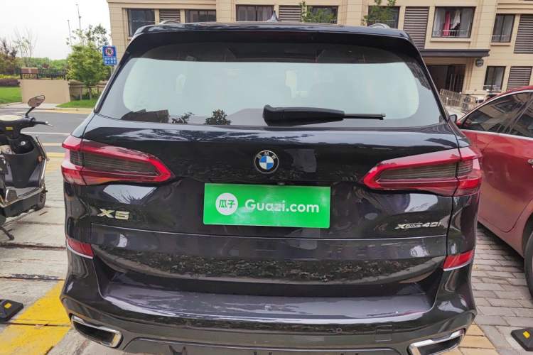 Used BMW X5 2019 xDrive40i Luxury Model with M Sport Package Rear