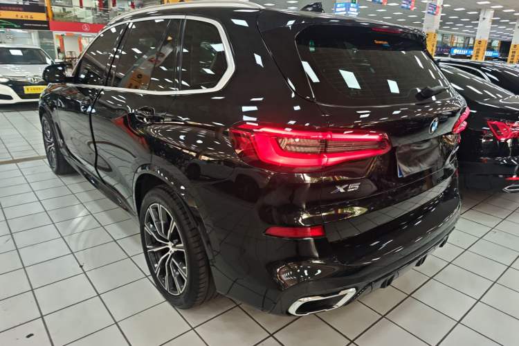 Used BMW X5 2019 xDrive40i M Sport Package Rear Left 45 Deg