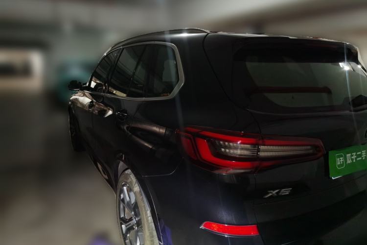 Used BMW X5 2019 xDrive40i Luxury Model with M Sport Package Rear Left 45 Deg
