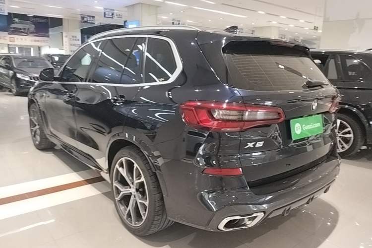 Used BMW X5 2019 xDrive40i Luxury Model with M Sport Package Rear Left 45 Deg