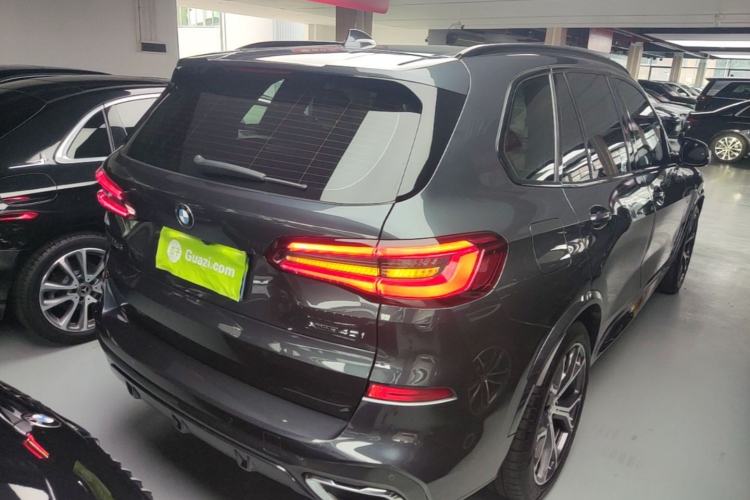 Used BMW X5 2019 xDrive40i Luxury Model with M Sport Package Rear Right 45 Deg