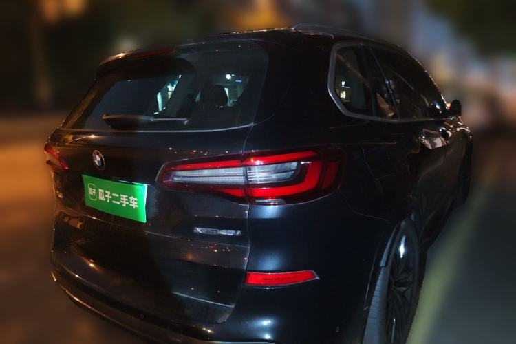 Used BMW X5 2019 xDrive40i Luxury Model with M Sport Package Rear Right 45 Deg