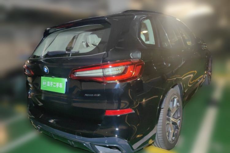 Used BMW X5 2019 xDrive40i Luxury Model with M Sport Package Rear Right 45 Deg