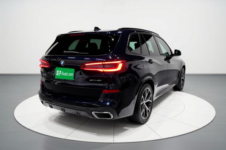 Used BMW X5 2019 xDrive40i M Sport U.S. specification Rear Right 45 Deg