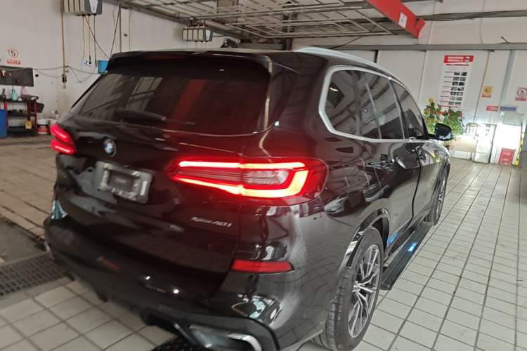 Used BMW X5 2019 xDrive40i M Sport Package Rear Right 45 Deg