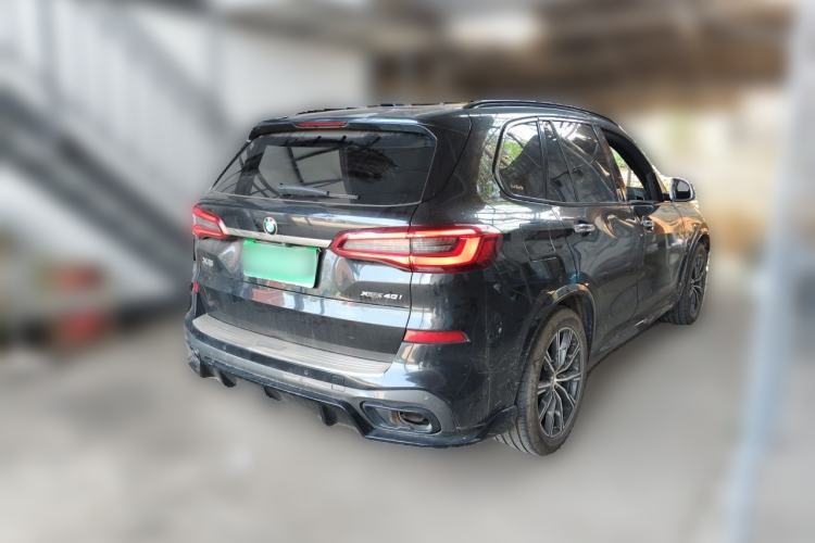 Used BMW X5 2019 xDrive40i M Sport U.S. specification Rear Right 45 Deg