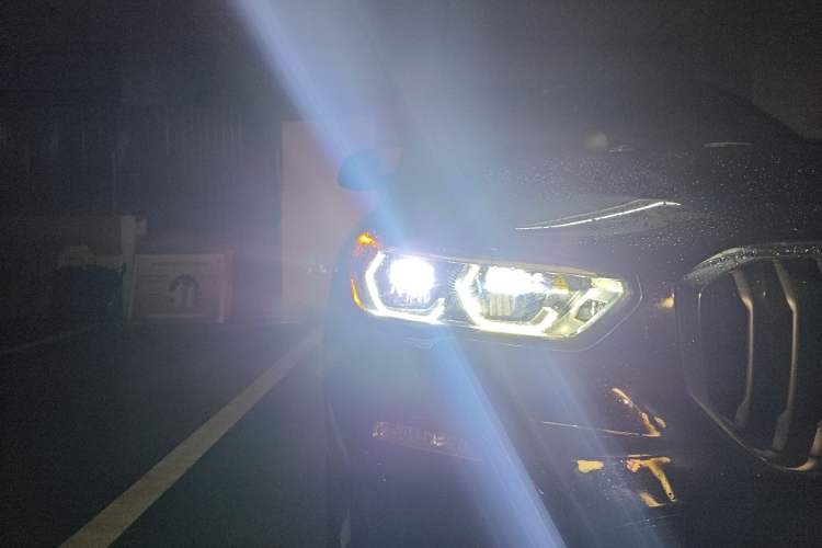 Used BMW X5 2019 xDrive40i Standard 19-inch wheels U.S. specification Right Front Headlight
