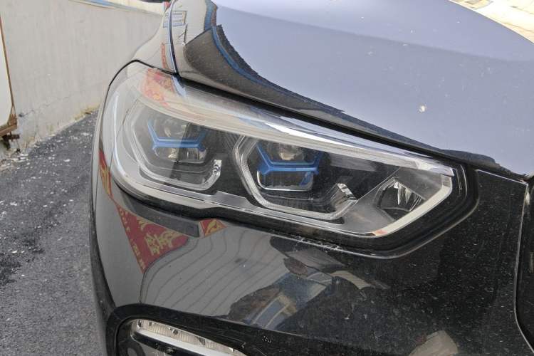 Used BMW X5 2019 xDrive40i Luxury Model with M Sport Package Right Front Headlight