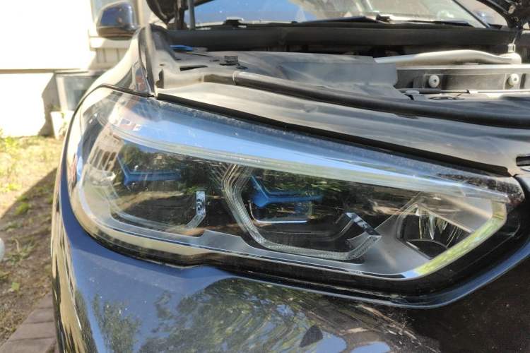Used BMW X5 2019 xDrive40i Luxury Model with M Sport Package Right Front Headlight