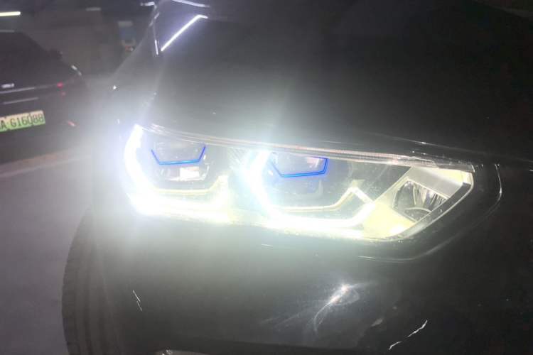 Used BMW X5 2019 xDrive40i M Sport Package Right Front Headlight