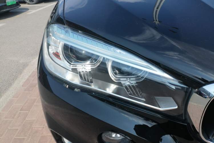 Used BMW X5  Right Front Headlight