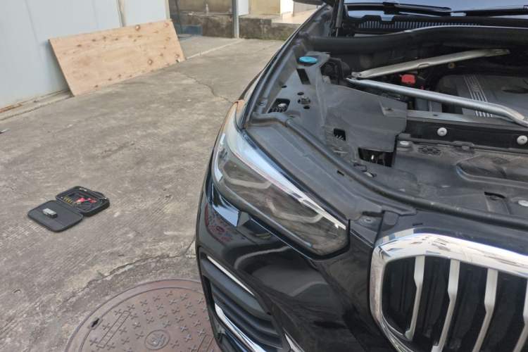Used BMW X5 2019 xDrive40i XLine 19-inch wheels Middle East version Right Front Headlight