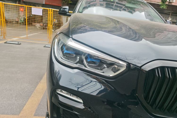 Used BMW X5 2019 xDrive40i Luxury Model with M Sport Package Right Front Headlight