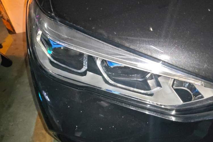 Used BMW X5 2019 xDrive40i Luxury Model with M Sport Package Right Front Headlight