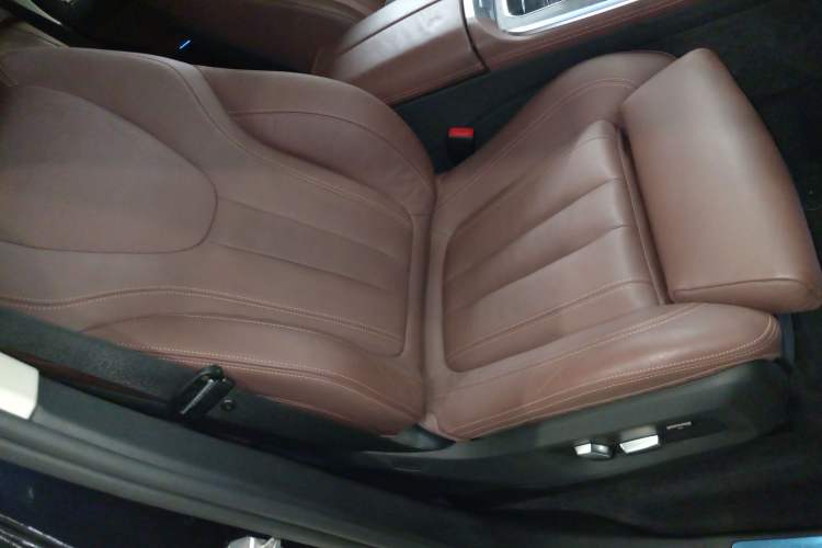 Used BMW X5 2019 xDrive40i M Sport Package Right Front Seat