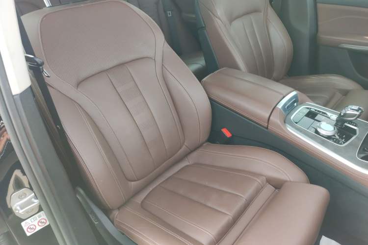 Used BMW X5 2019 xDrive40i Luxury Model with M Sport Package Right Front Seat