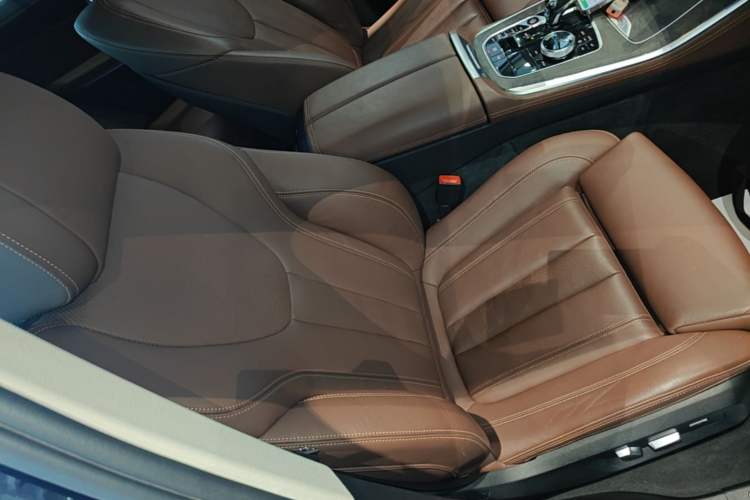 Used BMW X5 2019 xDrive40i M Sport Package Right Front Seat