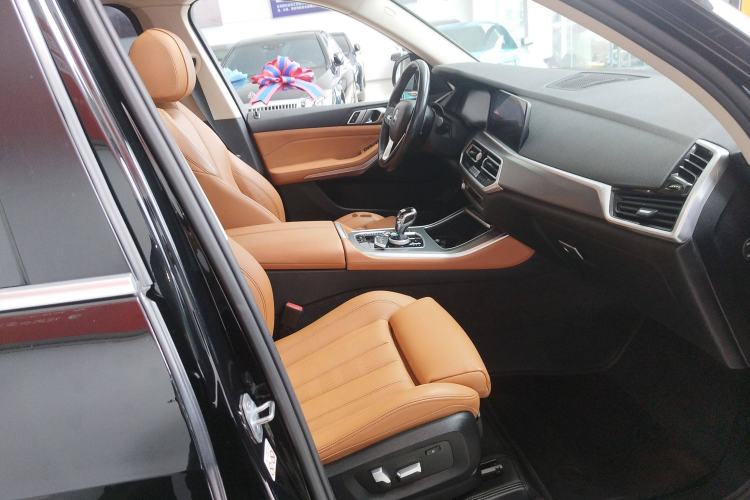 Used BMW X5 2019 xDrive40i M Sport U.S. specification Right Front Seat