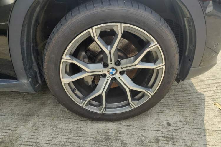 Used BMW X5 2019 xDrive40i M Sport Package Right Front Wheel Hub