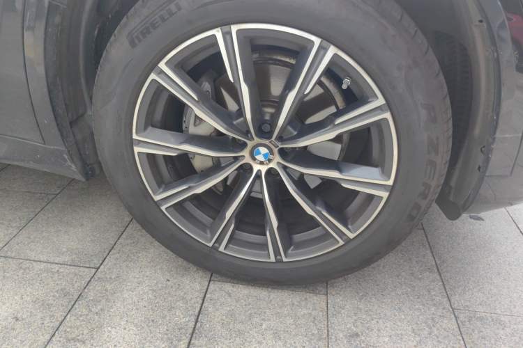 Used BMW X5 2019 xDrive40i M Sport Package Right Front Wheel Hub