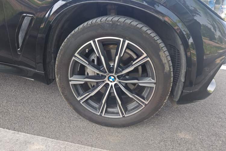 Used BMW X5 2019 xDrive40i M Sport Package Right Front Wheel Hub