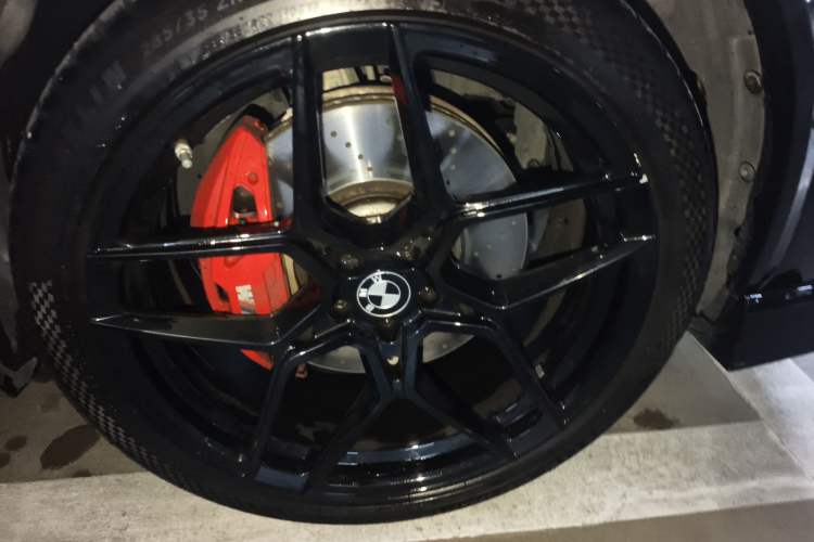 Used BMW X5 2019 xDrive40i M Sport Package Right Front Wheel Hub