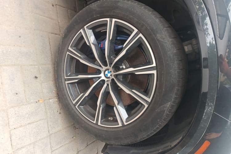 Used BMW X5  Right Front Wheel Hub