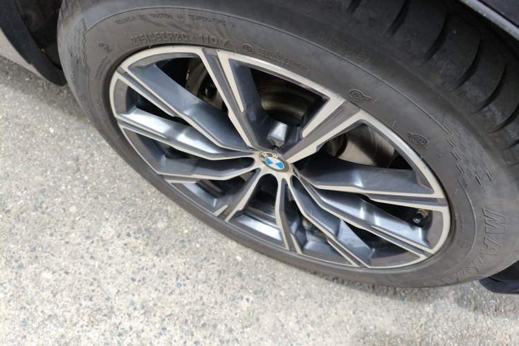 Used BMW X5 2019 xDrive40i M Sport Package Right Front Wheel Hub