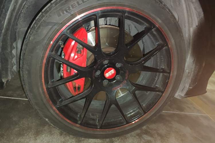 Used BMW X5 2019 xDrive40i M Sport Package Right Front Wheel Hub