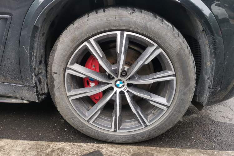 Used BMW X5 2019 xDrive40i M Sport Package Right Front Wheel Hub