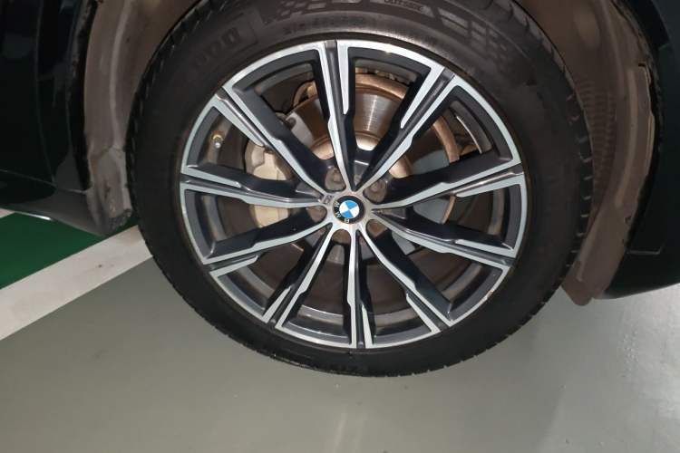 Used BMW X5 2019 xDrive30i M Sport Package Right Front Wheel Hub