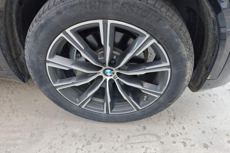 Used BMW X5 2019 xDrive40i M Sport Package Right Front Wheel Hub