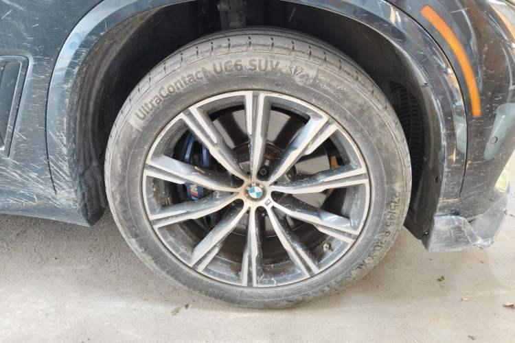 Used BMW X5 2019 xDrive40i M Sport U.S. specification Right Front Wheel Hub