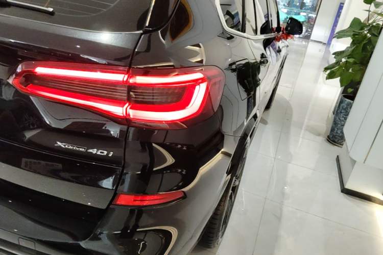 Used BMW X5 2019 xDrive40i M Sport Package Right Rear Taillight