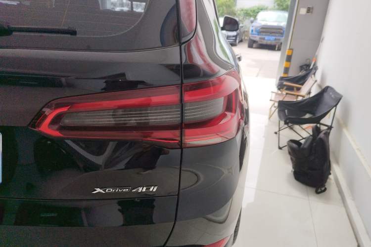 Used BMW X5 2019 xDrive40i M Sport U.S. specification Right Rear Taillight