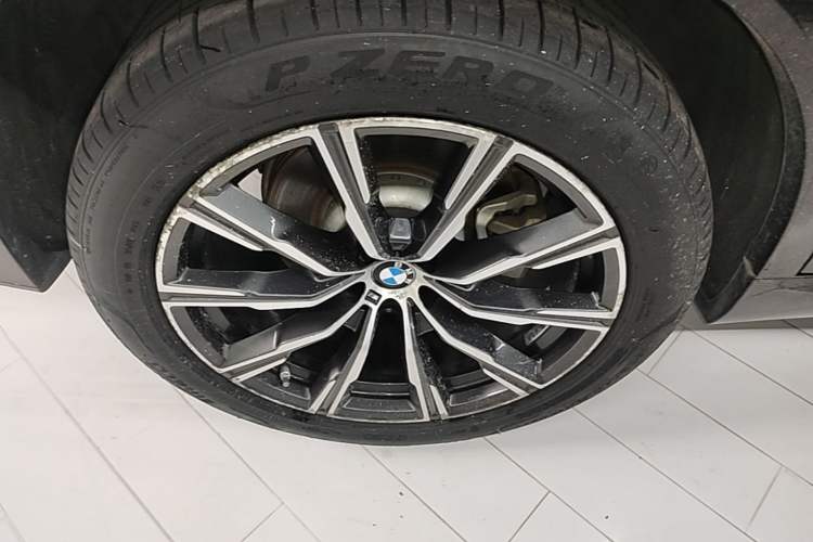 Used BMW X5 2019 xDrive40i M Sport Package Right Rear Wheel Hub