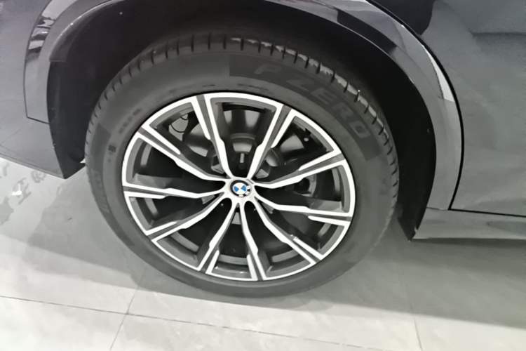 Used BMW X5 2019 xDrive40i M Sport Package Right Rear Wheel Hub