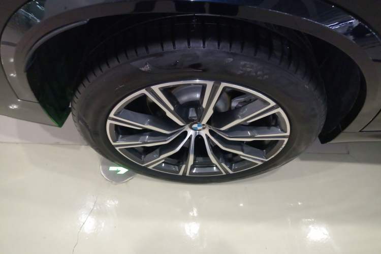 Used BMW X5 2019 xDrive40i M Sport Package Right Rear Wheel Hub
