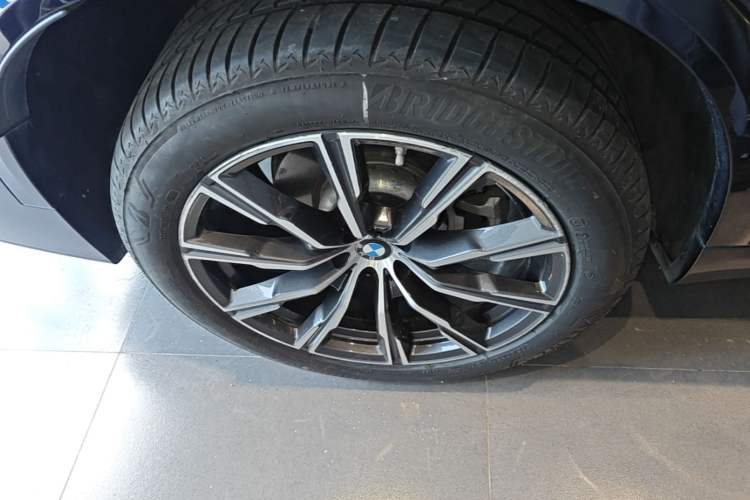 Used BMW X5 2019 xDrive40i M Sport Package Right Rear Wheel Hub