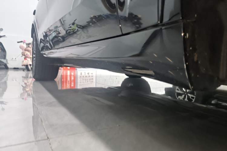 Used BMW X5 2019 xDrive40i M Sport Package Right Side Sill