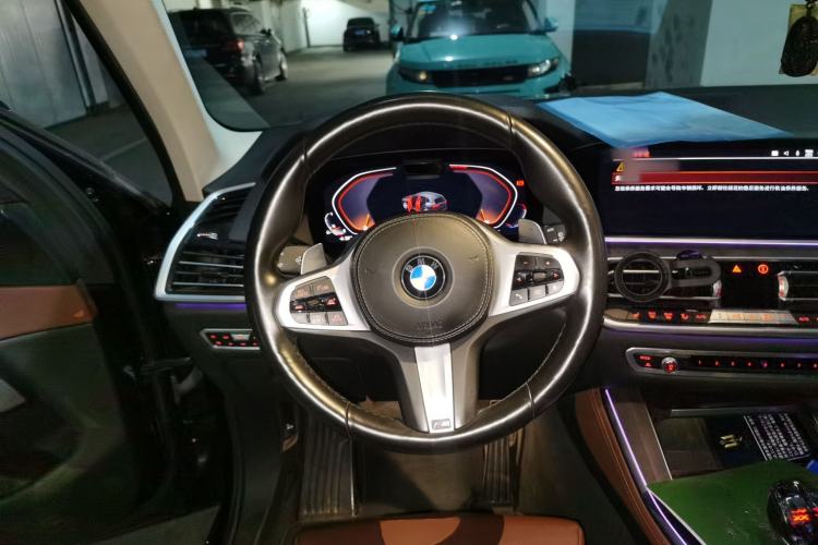 Used BMW X5 2019 xDrive40i Luxury Model with M Sport Package Steering Wheel
