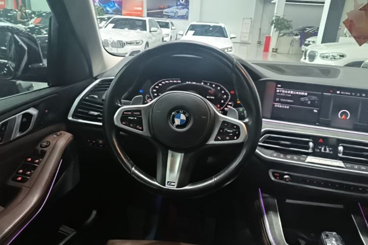 Used BMW X5 2019 xDrive40i M Sport Package Steering Wheel
