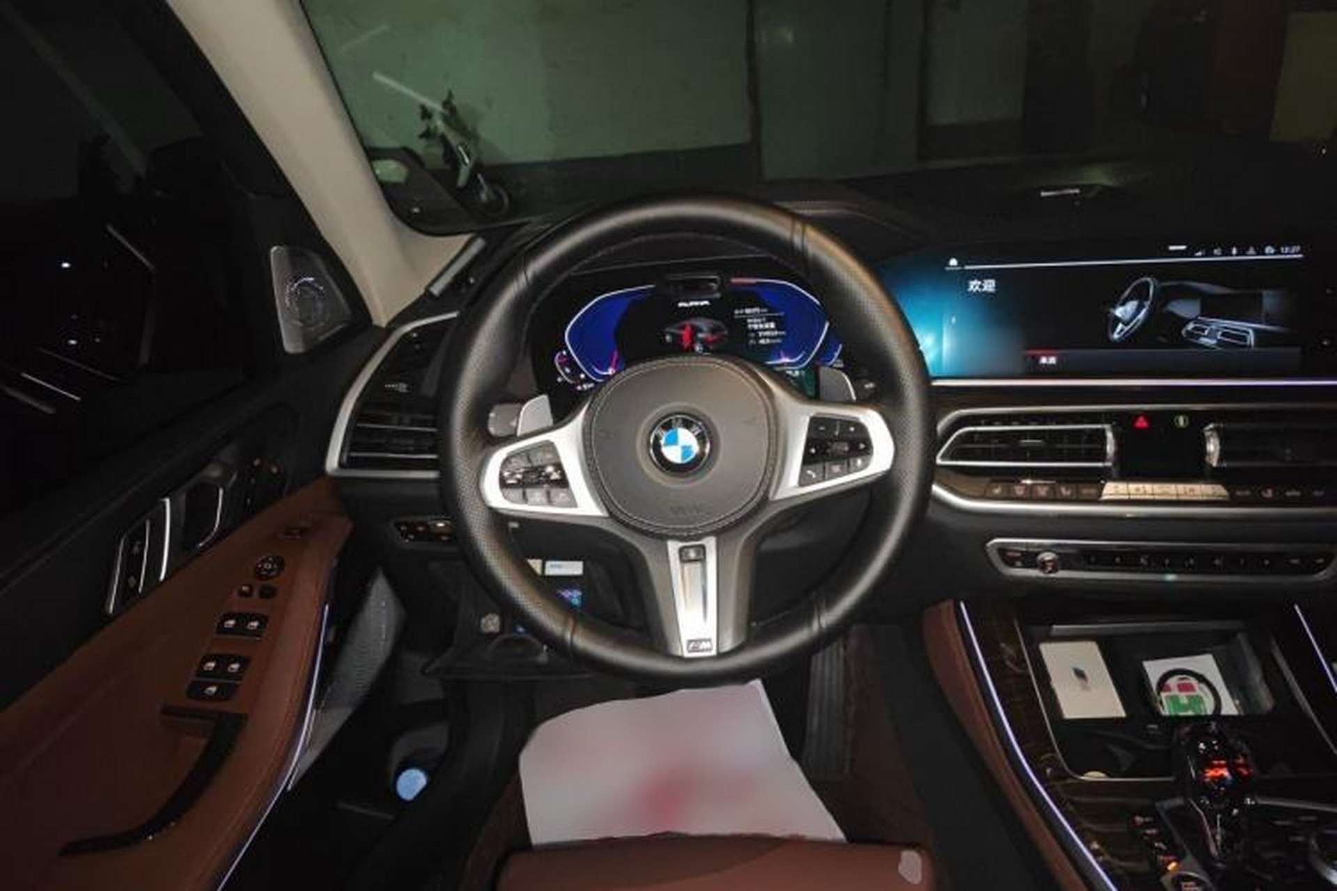 Used BMW X5 2019 xDrive40i Luxury Model with M Sport Package Steering Wheel