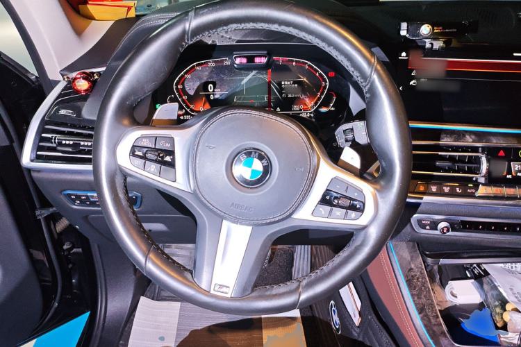 Used BMW X5 2019 xDrive40i Luxury Model with M Sport Package Steering Wheel