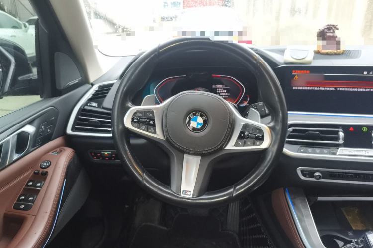 Used BMW X5 2019 xDrive40i Luxury Model with M Sport Package Steering Wheel