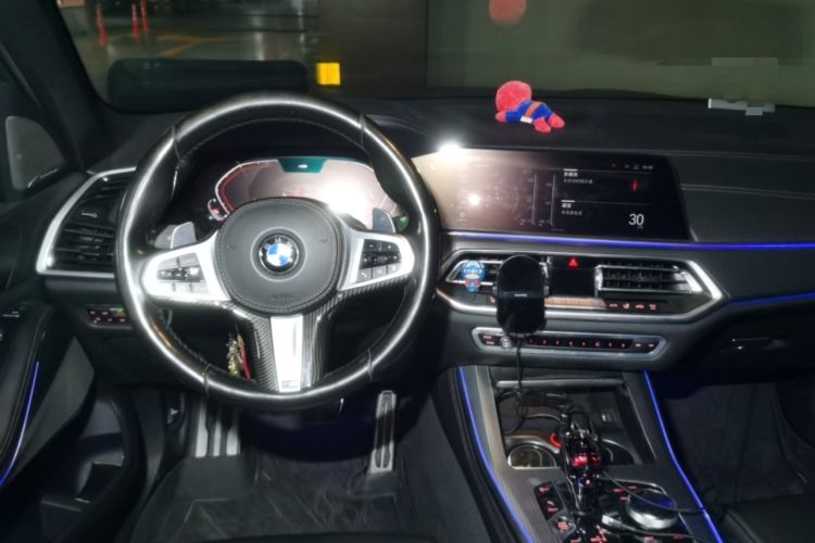 Used BMW X5 2019 xDrive40i Luxury Model with M Sport Package Steering Wheel