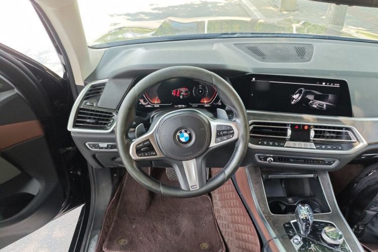 Used BMW X5 2019 xDrive40i M Sport Package Steering Wheel